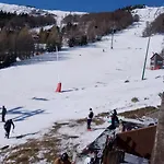 Apartment La Petite Luge Sur Les Pistes, Wifi Centre Station Super-besse *