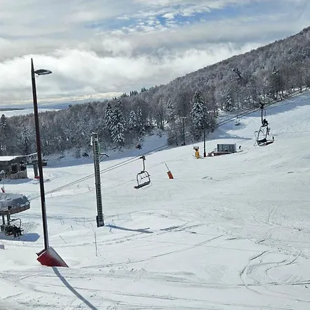La Petite Luge Sur Les Pistes, Wifi Centre Station Super-besse Apartment Besse-et-Saint-Anastaise